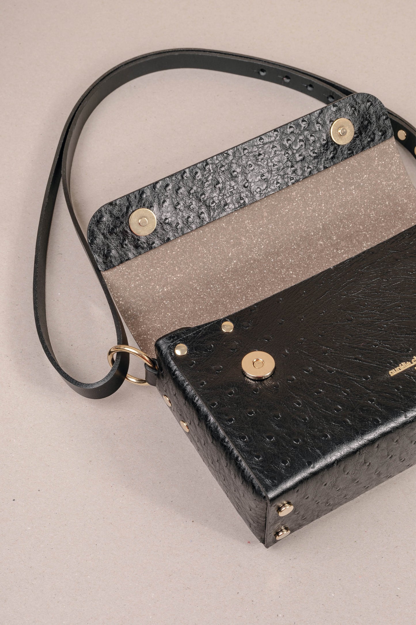 atelier de maroquinerie | le sac pia